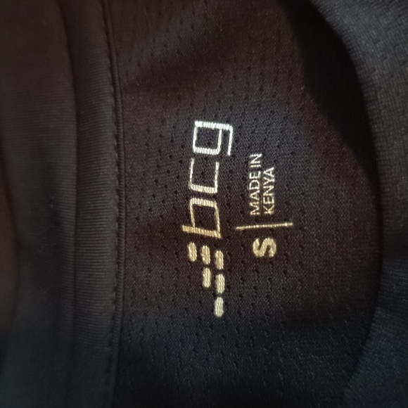 Bundle of women's plain black tshirts - Picture 5 of 6